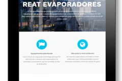 Site da Reat em um tablet em pé Site da Reat em um tablet em pé